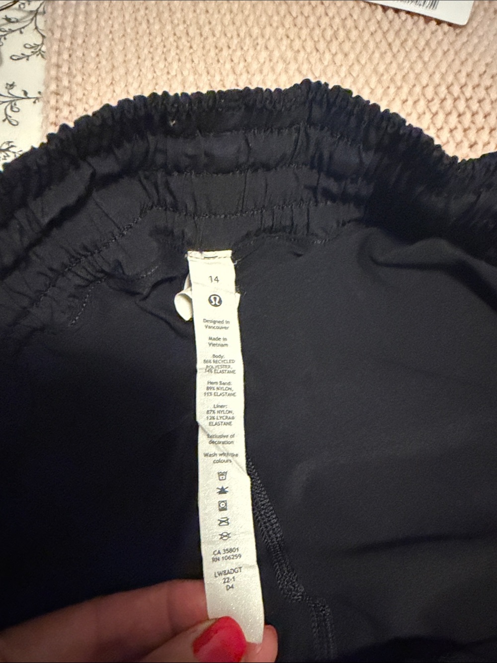 Lululemon Athletica Hotty Hot high rise skirt - long - black size 14 - Picture 2 of 7